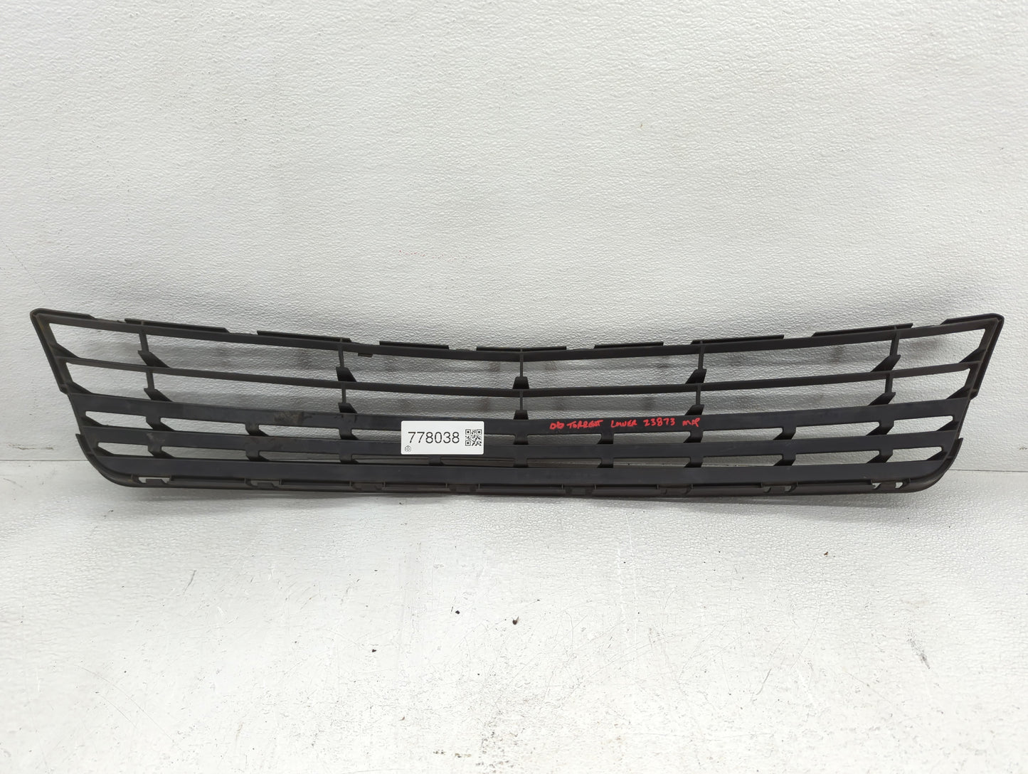 2006-2009 Pontiac Torrent Front Grille Bumper Not Included - Oemusedautoparts1.com