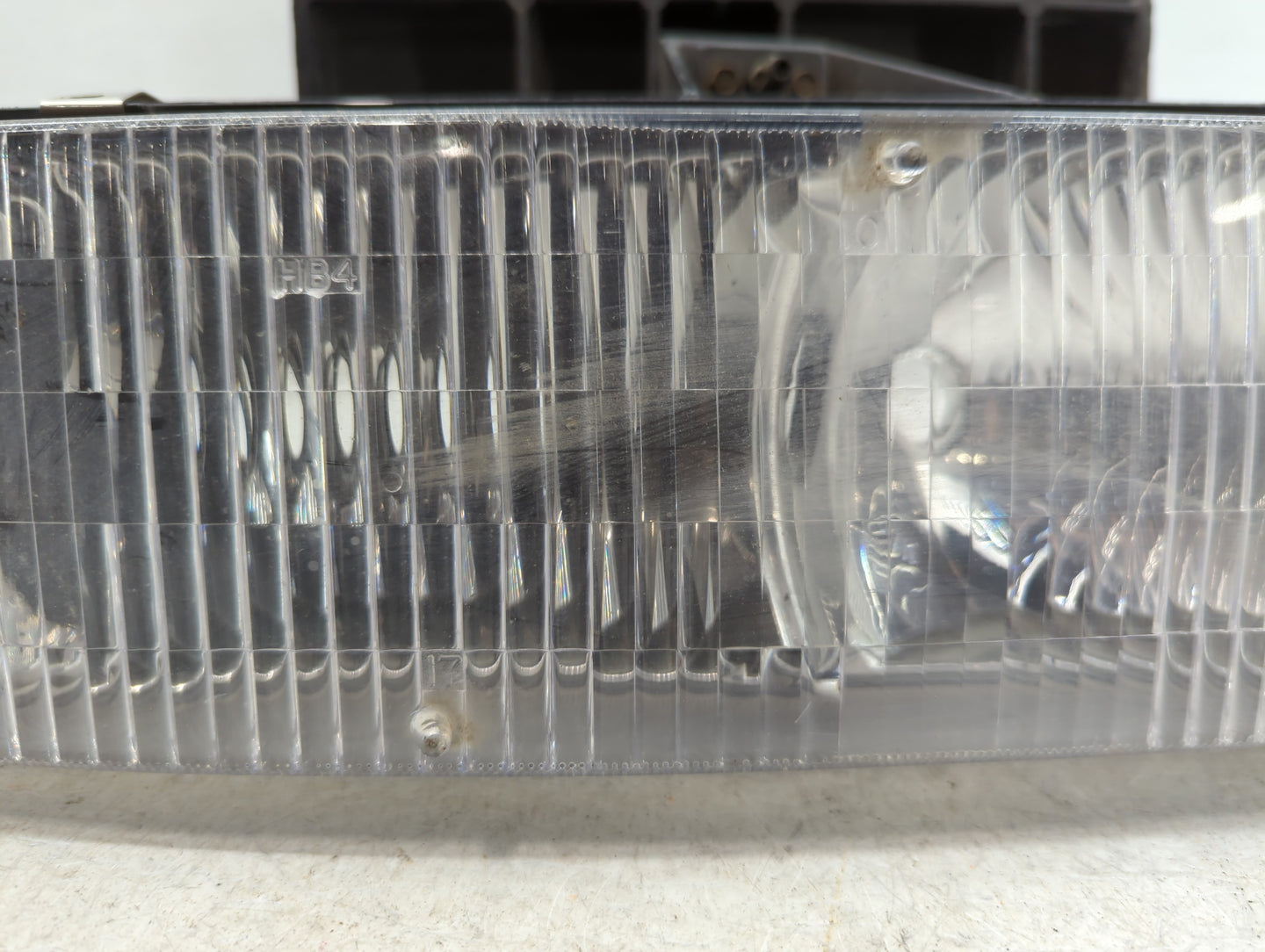 1995-2005 Chevrolet Astro Passenger Right Oem Head Light Headlight Lamp - Oemusedautoparts1.com