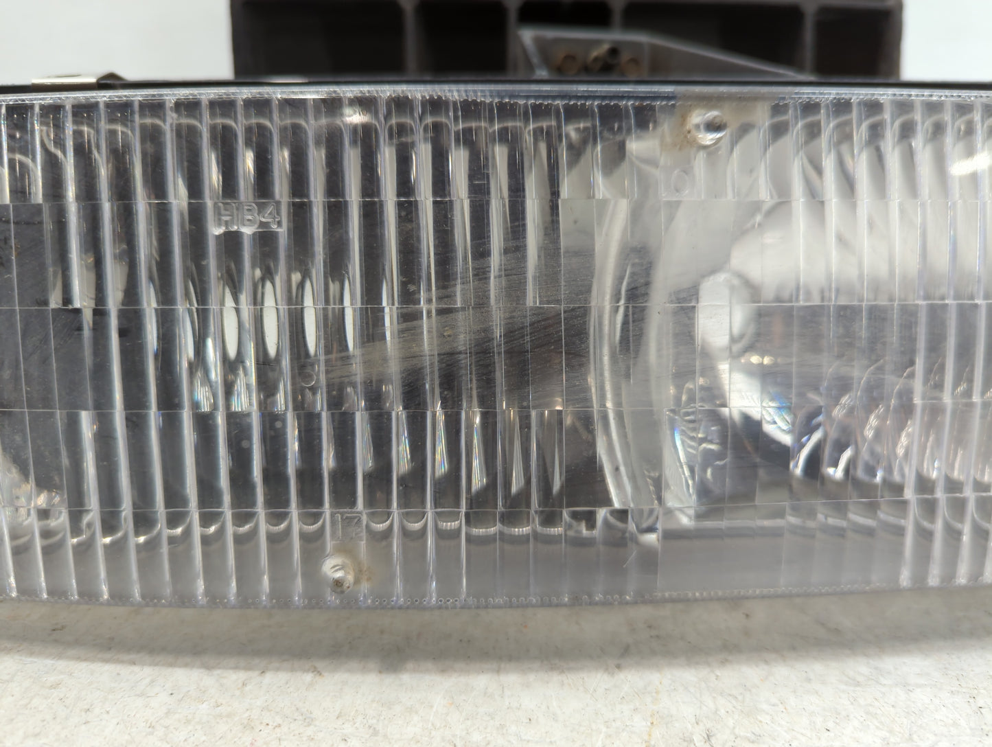 1995-2005 Chevrolet Astro Passenger Right Oem Head Light Headlight Lamp - Oemusedautoparts1.com