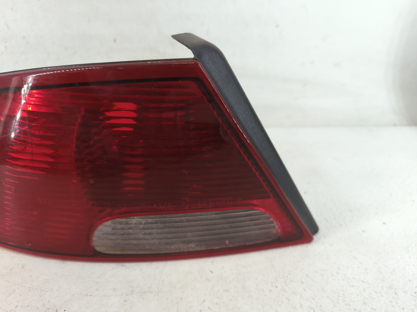 2001-2006 Dodge Stratus Tail Light Assembly Driver Left OEM P/N:58622E 04805351AA Fits Fits 2001 2002 2003 2004 2005 2006 OEM Used Auto Parts - Oemusedautoparts1.com