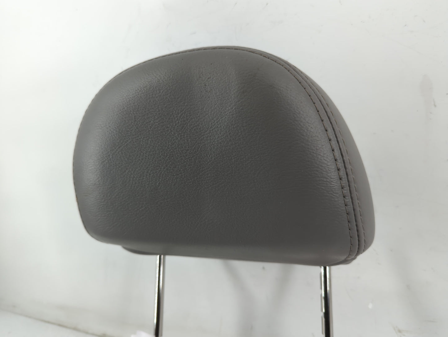 2006 Ford Taurus Headrest Head Rest Rear Center Seat Fits OEM Used Auto Parts - Oemusedautoparts1.com