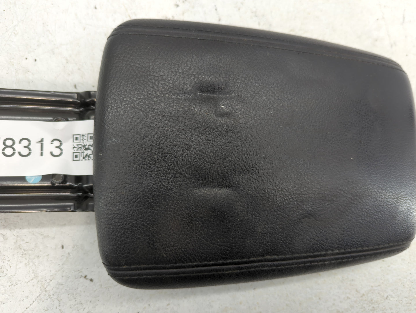 2012 Ford Focnrs Center Console Armrest Cover Lid P/N:1080225X-05-CB 2564338 Fits OEM Used Auto Parts - Oemusedautoparts1.com