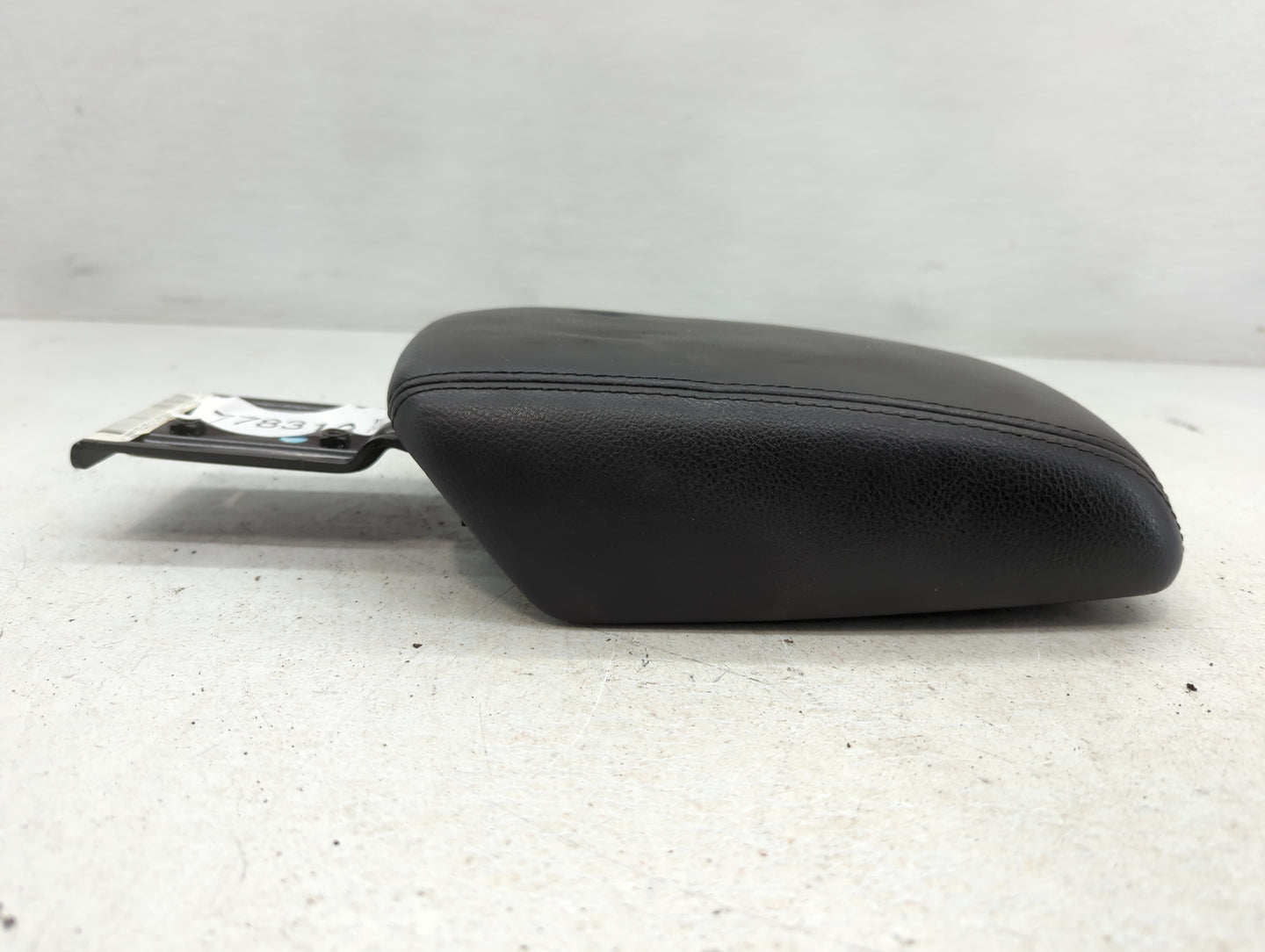 2012 Ford Focnrs Center Console Armrest Cover Lid P/N:1080225X-05-CB 2564338 Fits OEM Used Auto Parts - Oemusedautoparts1.com
