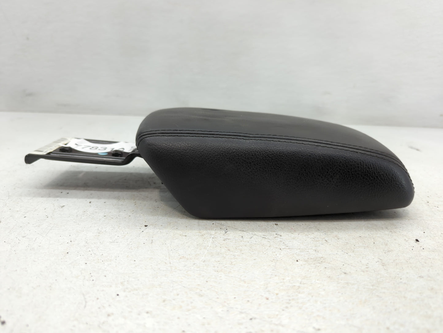 2012 Ford Focnrs Center Console Armrest Cover Lid P/N:1080225X-05-CB 2564338 Fits OEM Used Auto Parts - Oemusedautoparts1.com