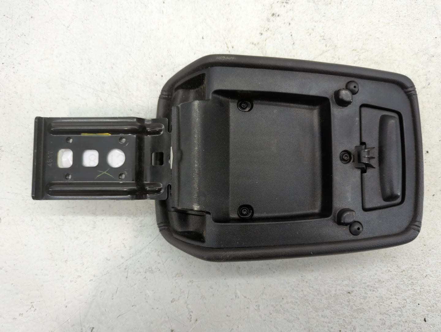 2012 Ford Focnrs Center Console Armrest Cover Lid P/N:1080225X-05-CB 2564338 Fits OEM Used Auto Parts - Oemusedautoparts1.com