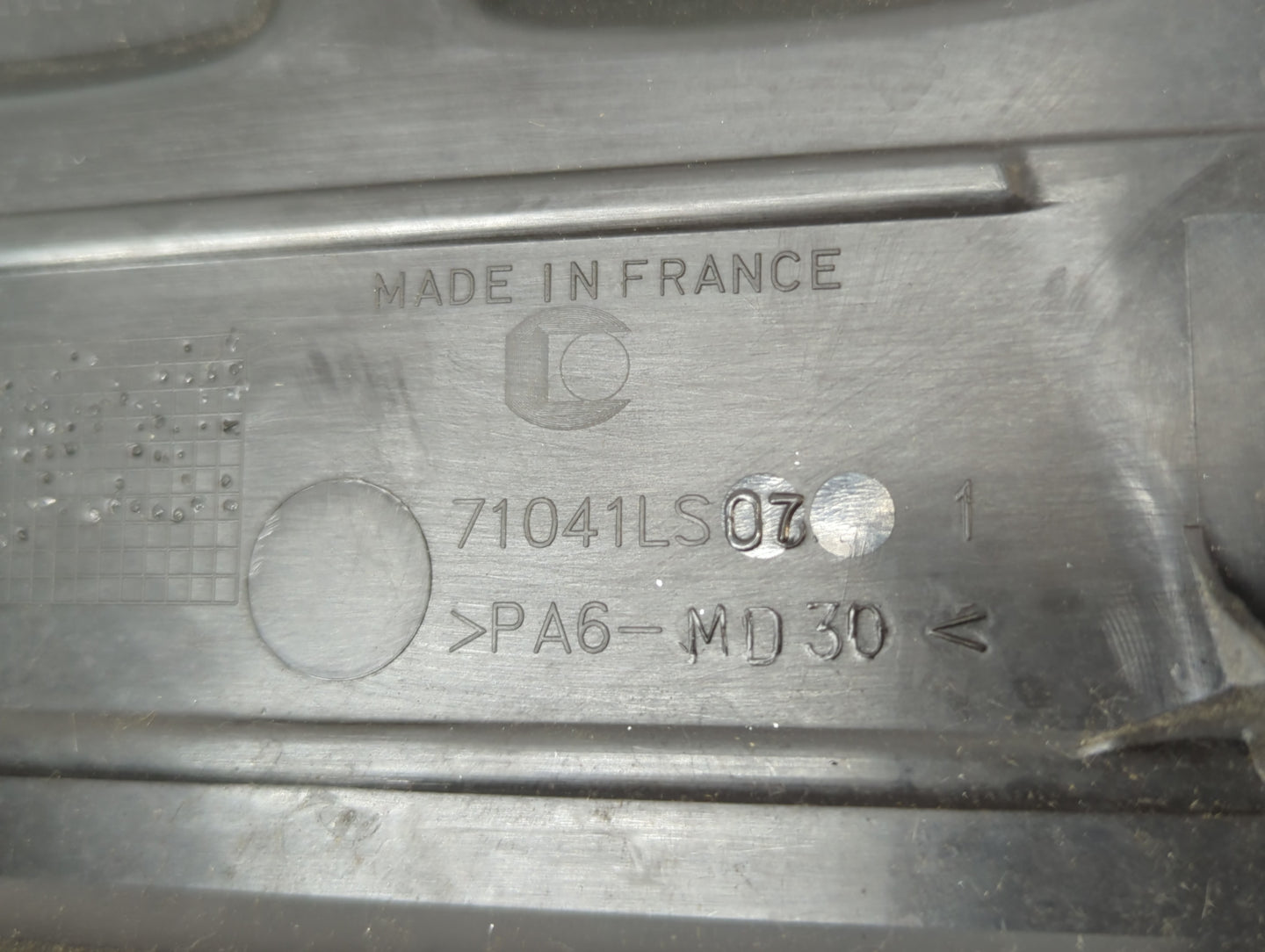 2015 Buick Encore Engine Cover - Oemusedautoparts1.com
