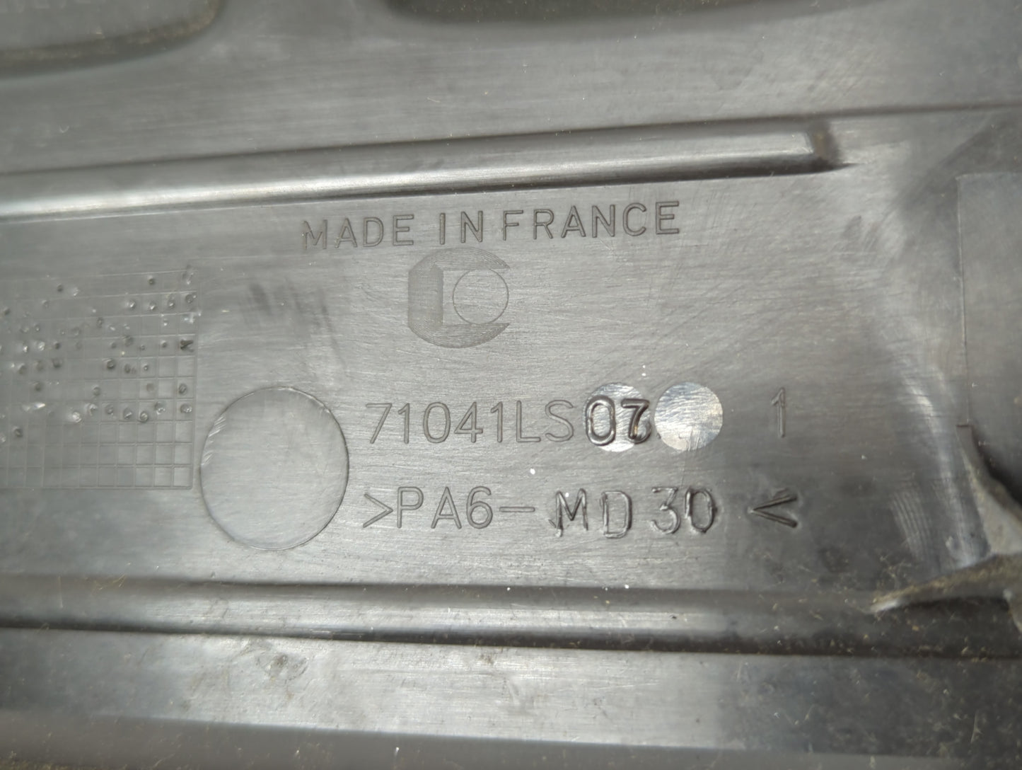 2015 Buick Encore Engine Cover - Oemusedautoparts1.com