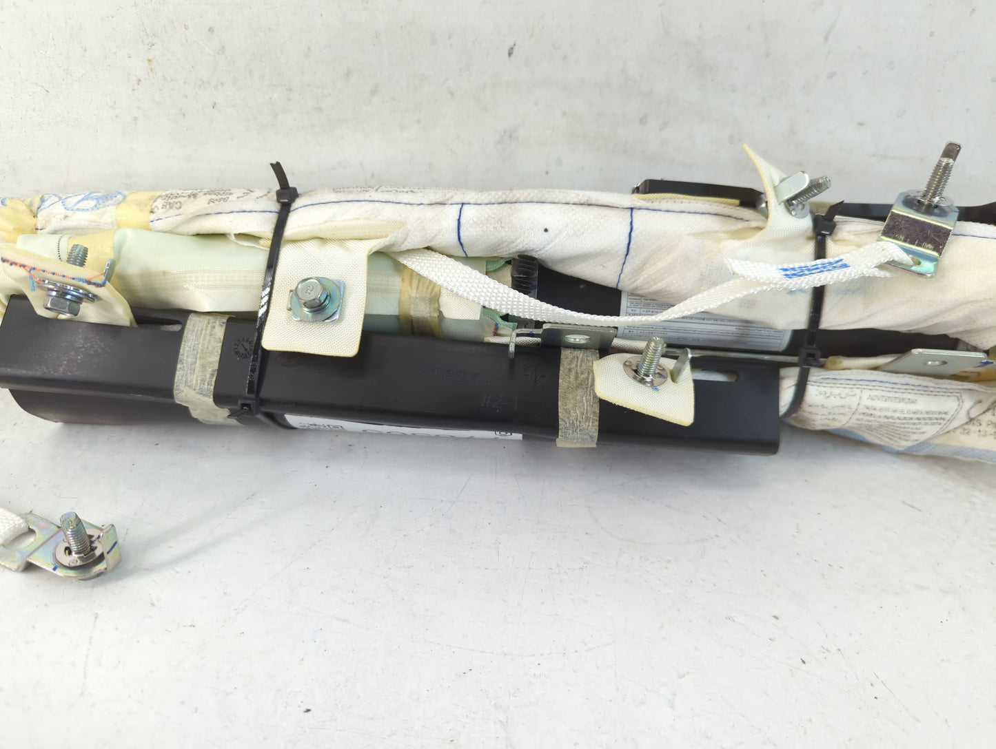 2014-2019 Kia Soul Air Bag Driver Left Steering Wheel Mounted P/N:85010-B2000 Fits Fits 2014 2015 2016 2017 2018 2019 OEM Used Auto Parts - Oemusedautoparts1.com