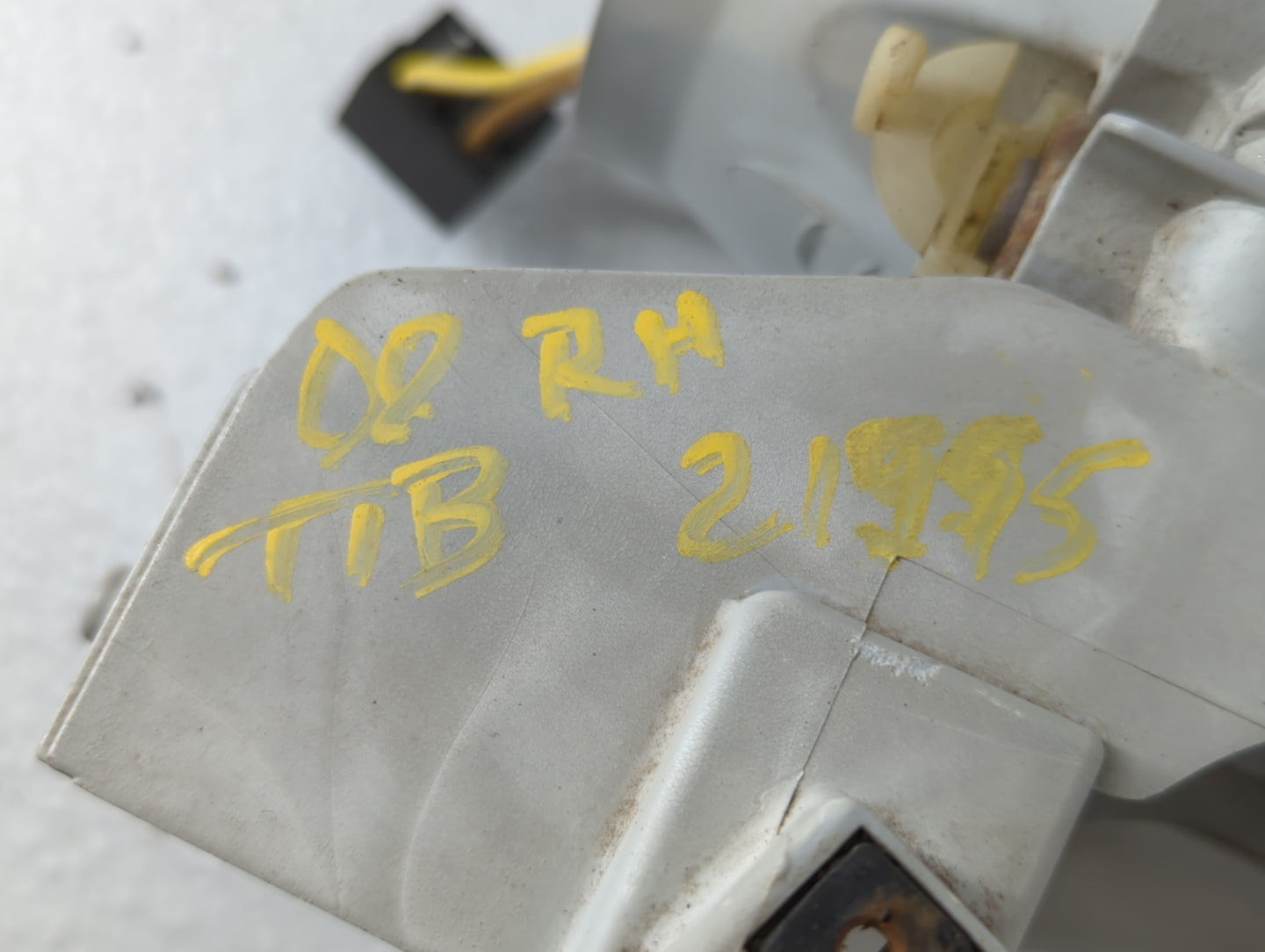 Hyundai Tiburo Passenger Right Oem Head Light Headlight Lamp - Oemusedautoparts1.com