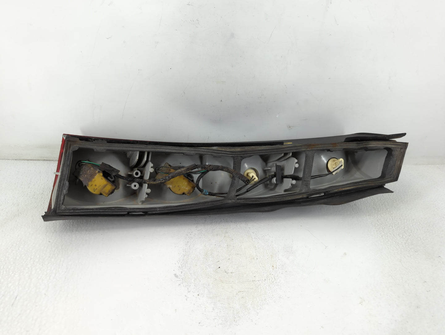 1990-1996 Pontiac Trans Sport Tail Light Assembly Driver Left OEM P/N:16511103 Fits Fits 1990 1991 1992 1993 1994 1995 1996 OEM Used Auto Parts - Oemusedautoparts1.com