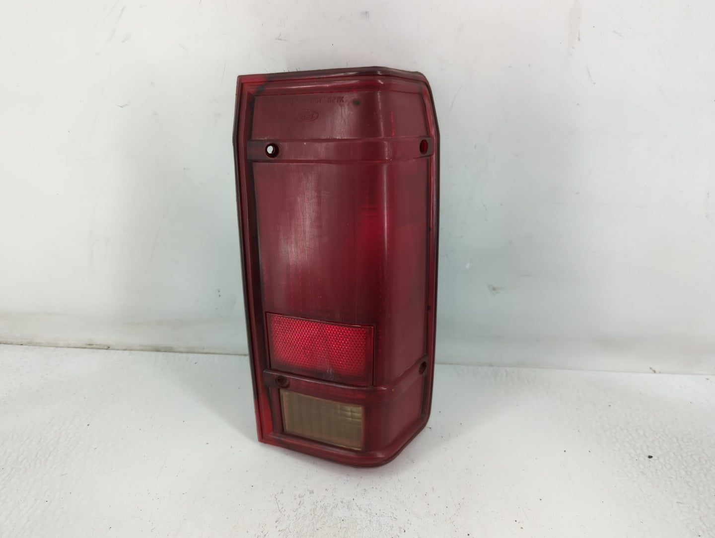 1990 Ford Bronco Tail Light Assembly Passenger Right OEM P/N:SAE-2AIP2RST-82TK Fits OEM Used Auto Parts - Oemusedautoparts1.com