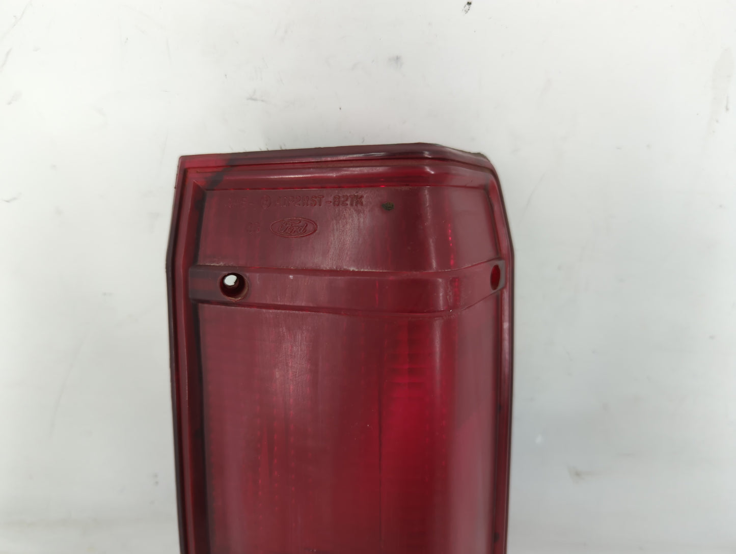 1990 Ford Bronco Tail Light Assembly Passenger Right OEM P/N:SAE-2AIP2RST-82TK Fits OEM Used Auto Parts - Oemusedautoparts1.com