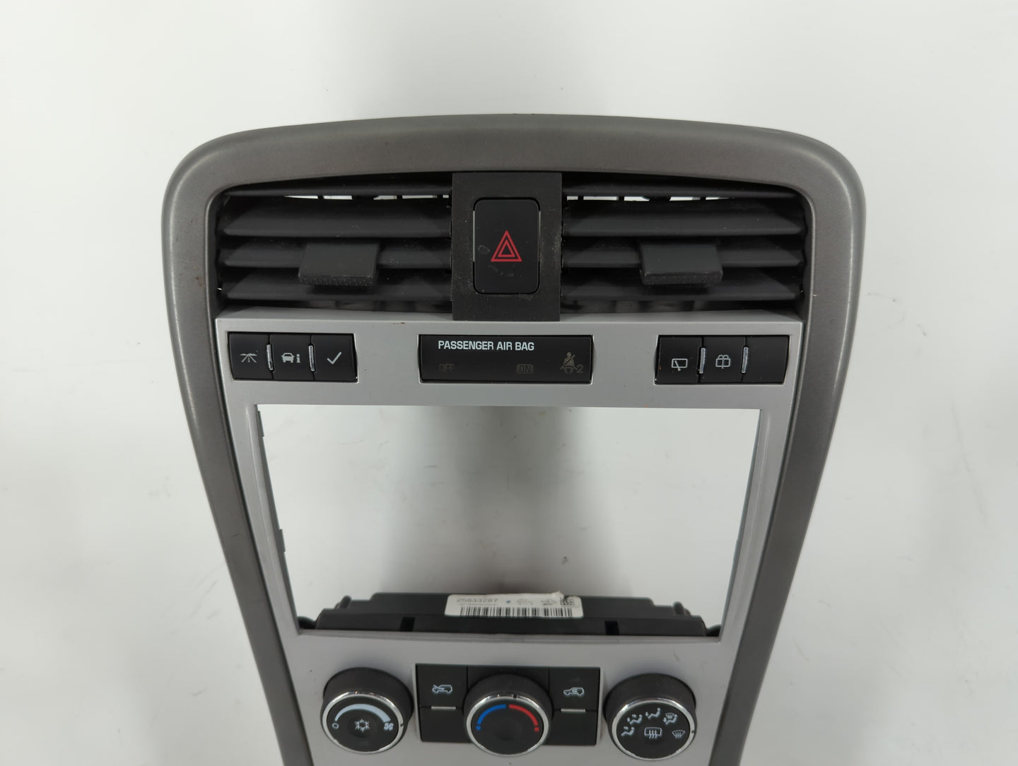 2007-2009 Chevrolet Equinox Climate Control Module Temperature AC/Heater Replacement P/N:25833287 Fits Fits 2007 2008 2009 OEM Used Auto Parts - Oemusedautoparts1.com