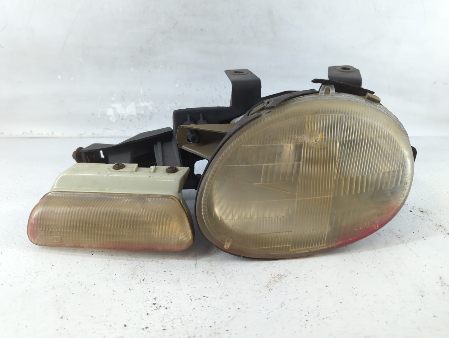 1995-1999 Dodge Neon Driver Left Oem Head Light Headlight Lamp - Oemusedautoparts1.com
