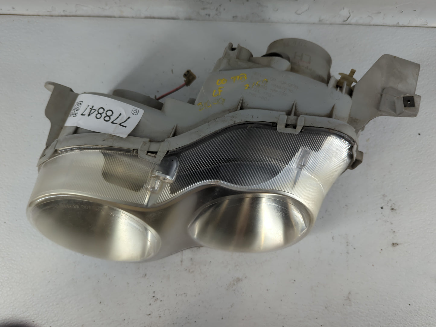 2000-2001 Hyundai Tiburon Driver Left Oem Head Light Headlight Lamp - Oemusedautoparts1.com