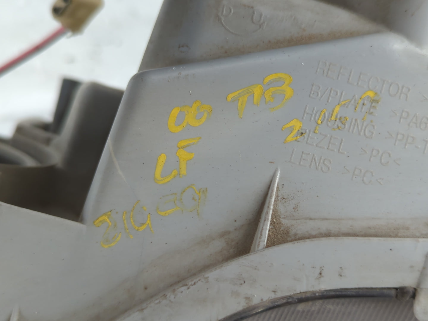 2000-2001 Hyundai Tiburon Driver Left Oem Head Light Headlight Lamp - Oemusedautoparts1.com