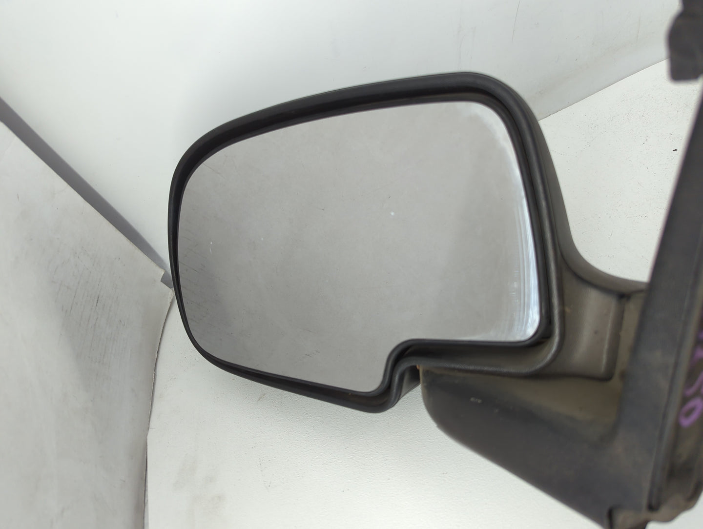2000-2002 Chevrolet Suburban 1500 Side Mirror Replacement Driver Left View Door Mirror P/N:82-07300-004 Fits Fits 2000 2001 2002 OEM Used Auto Parts - Oemusedautoparts1.com