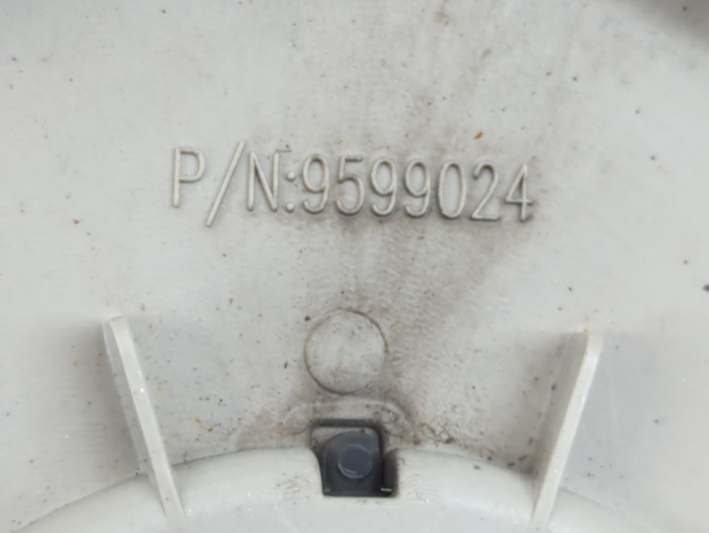 2014 Cadillac Srx Rim Wheel Center Cap - Oemusedautoparts1.com