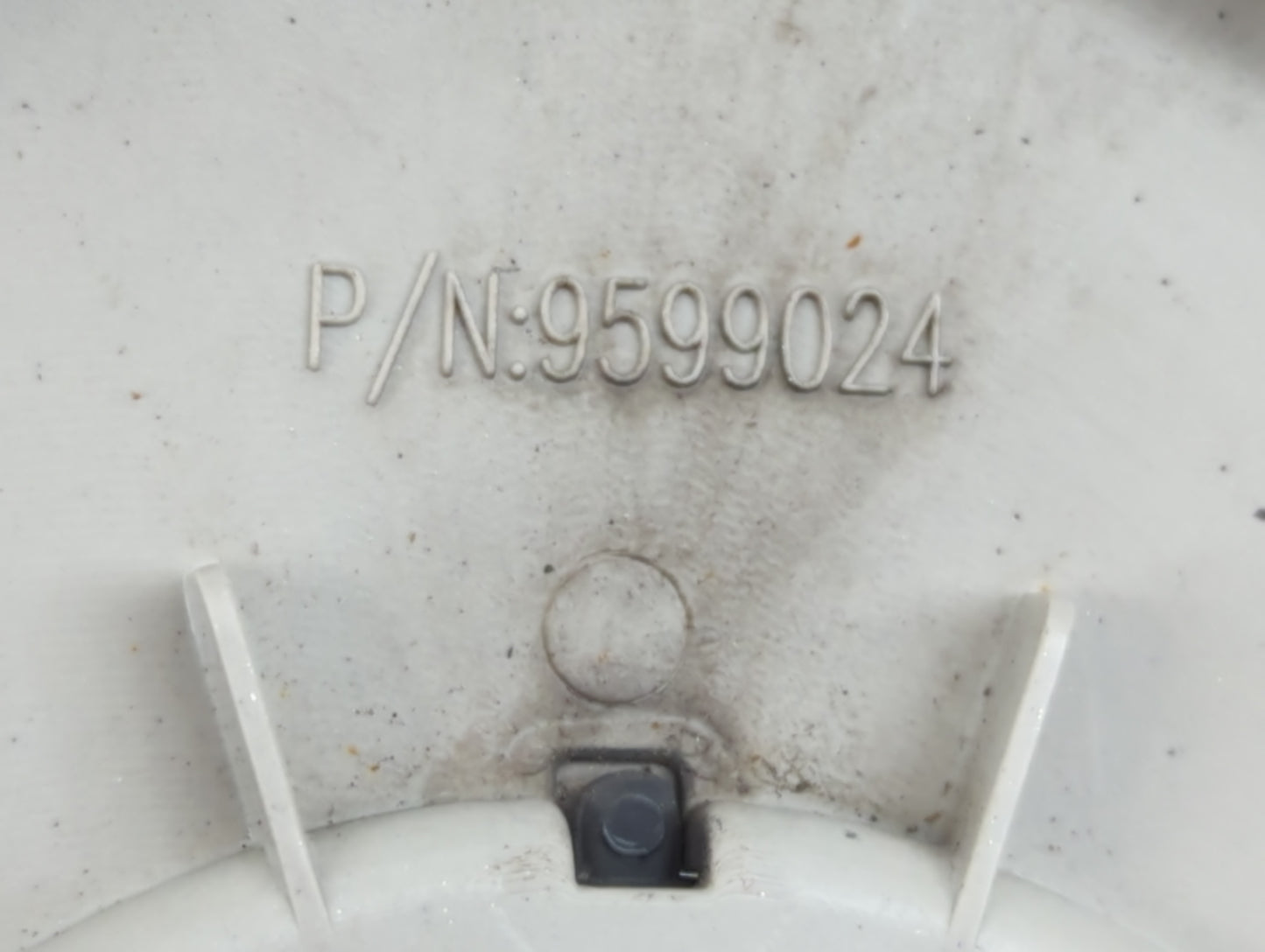 2014 Cadillac Srx Rim Wheel Center Cap - Oemusedautoparts1.com