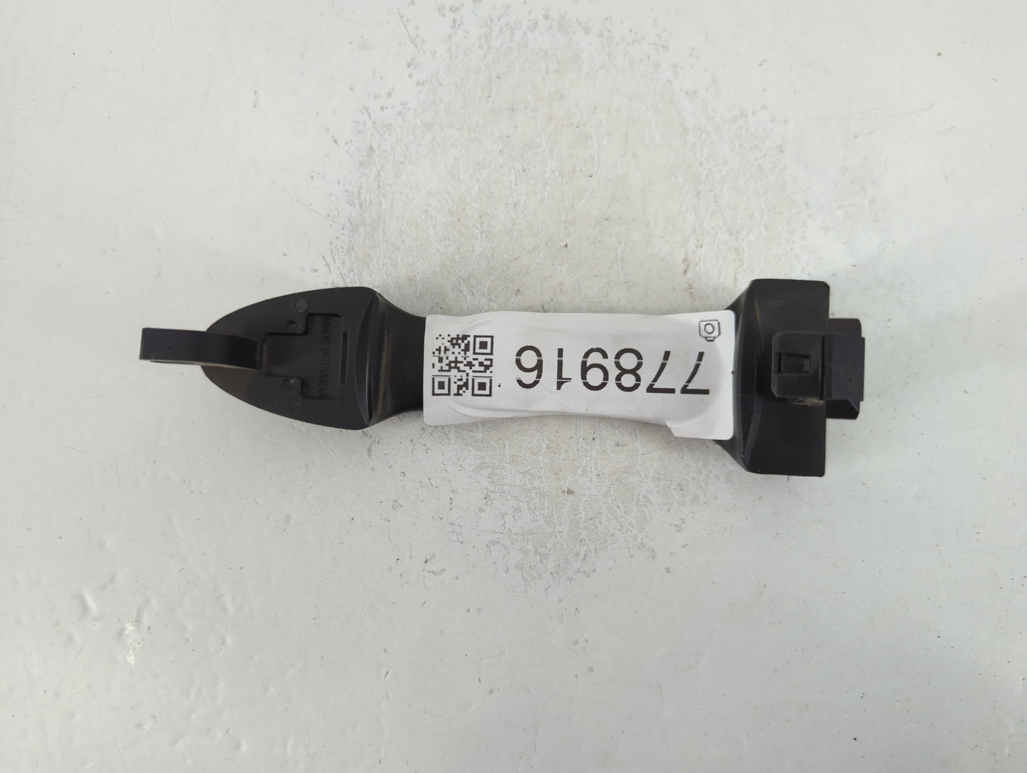 2007 Ford Focus Drivers Side Inside Front Door Handle Oem - Oemusedautoparts1.com