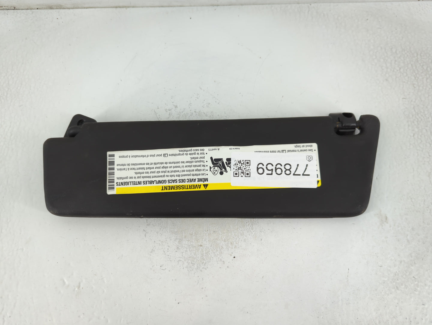 2016-2021 Chevrolet Malibu Sun Visor Shade Replacement Driver Left Mirror Fits Fits 2016 2017 2018 2019 2020 2021 OEM Used Auto Parts - Oemusedautoparts1.com