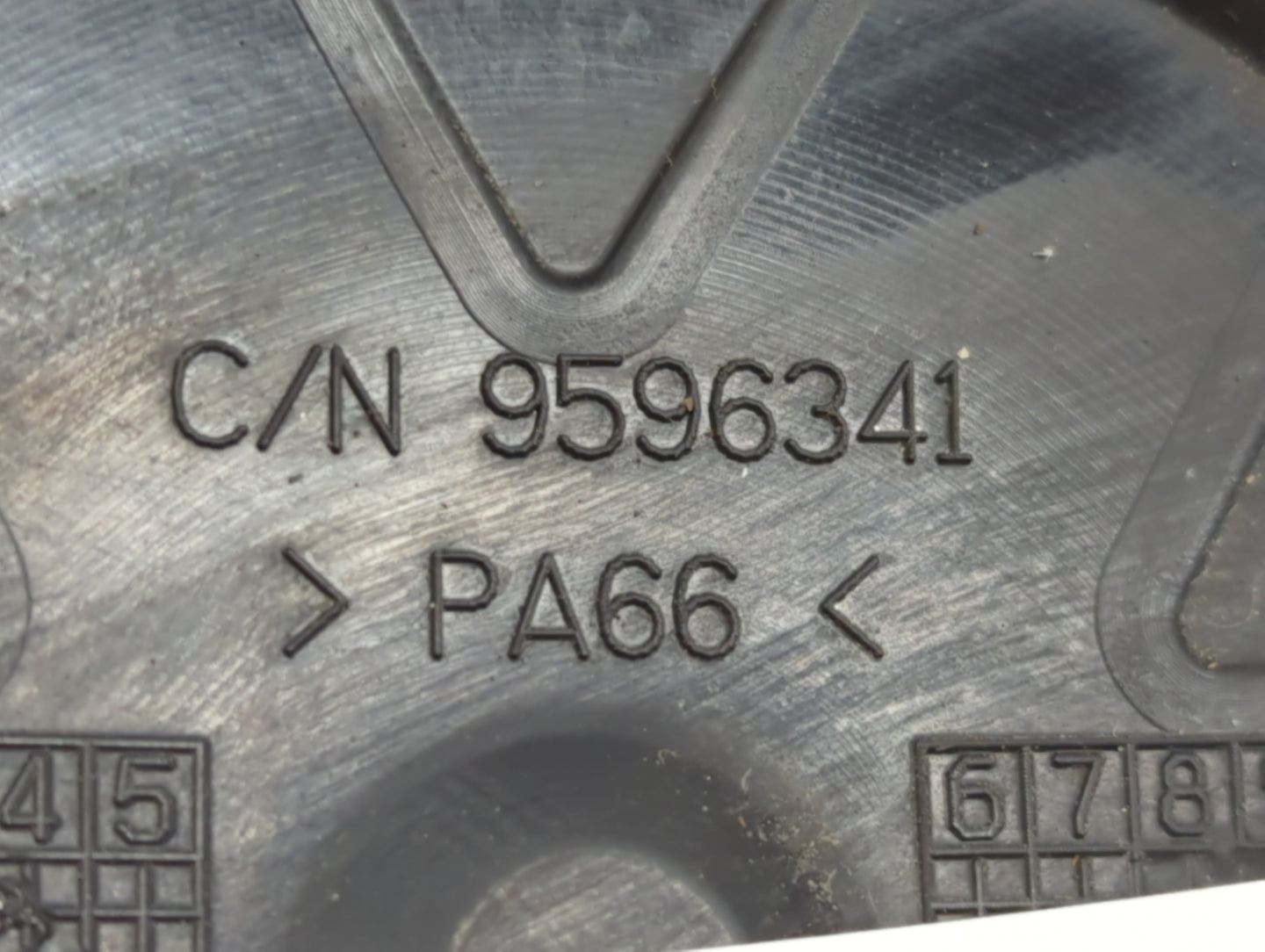 2007 Chevrolet Silverado Center Cap Oem - Oemusedautoparts1.com