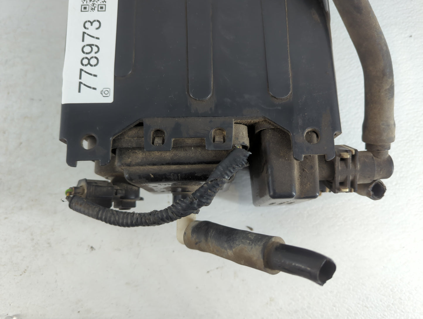 2014 Ford Expedition Fuel Vapor Charcoal Canister - Oemusedautoparts1.com