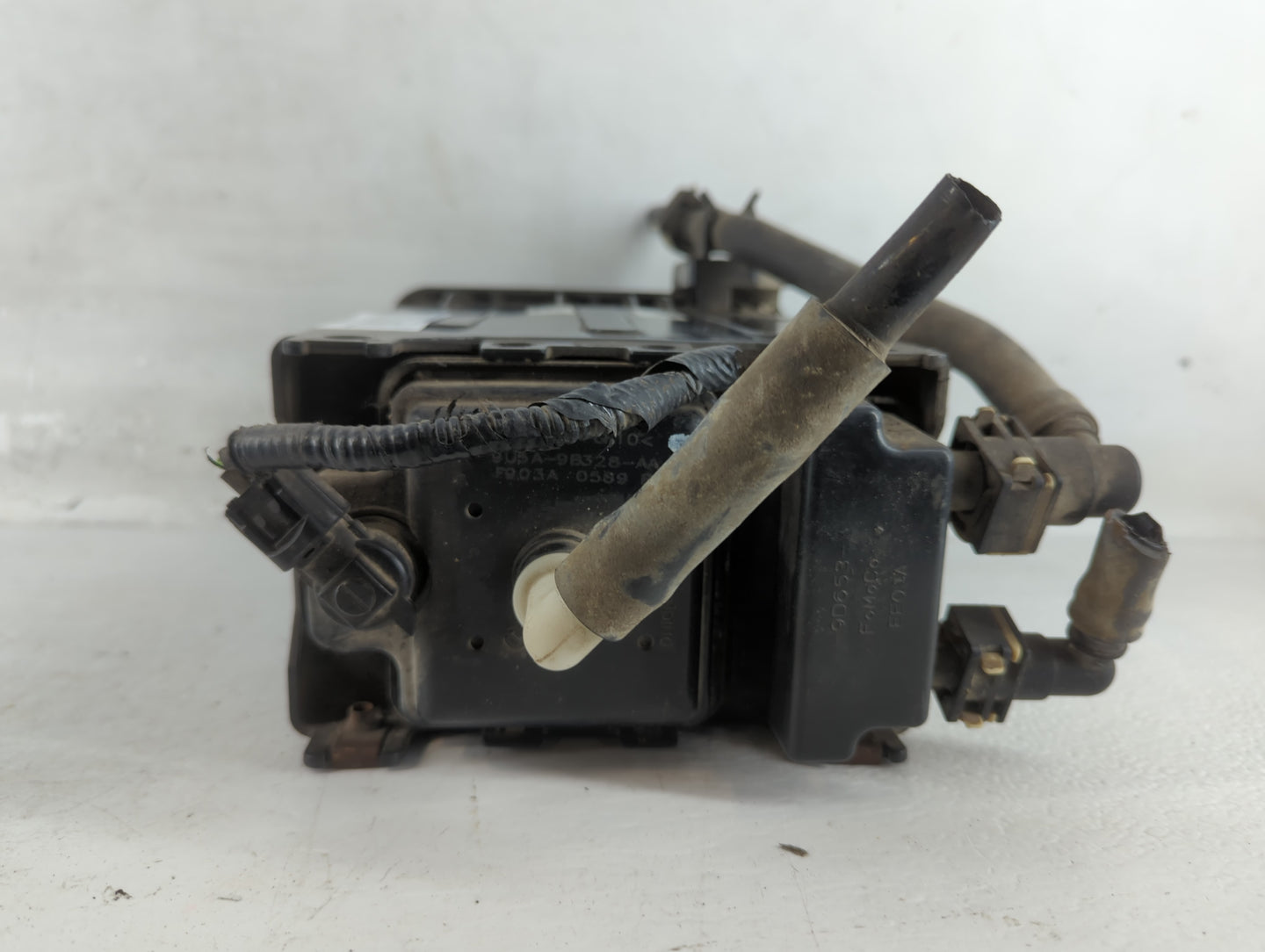 2014 Ford Expedition Fuel Vapor Charcoal Canister - Oemusedautoparts1.com