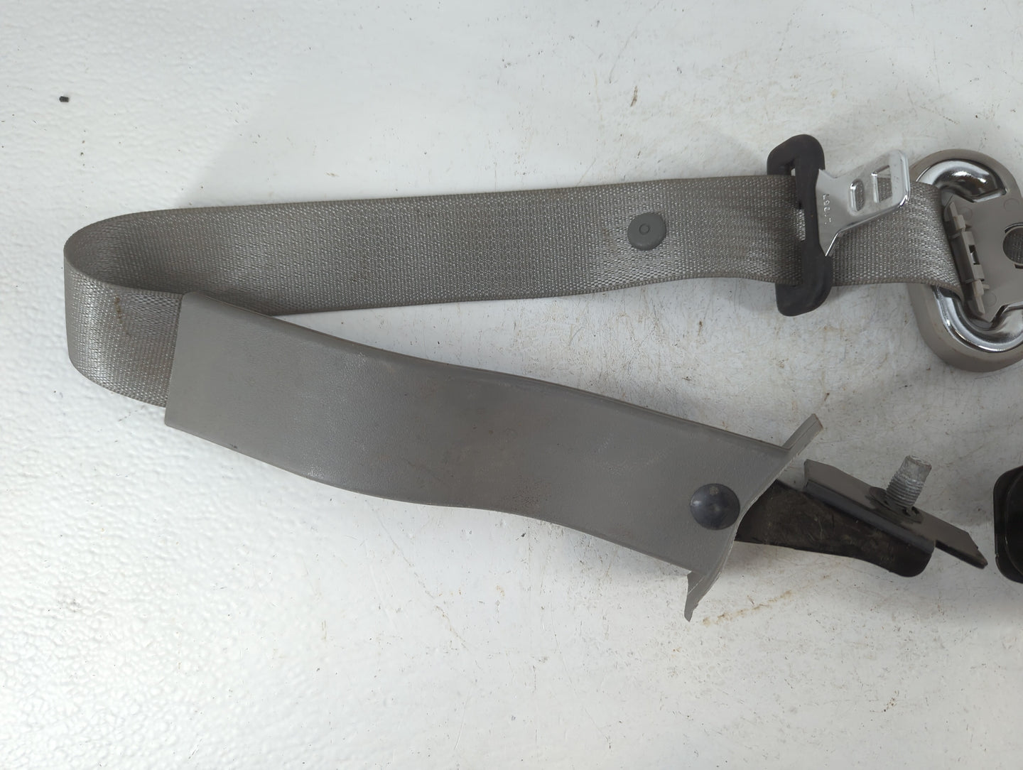 2015-2022 Ford Mustang Passenger Right Seat Belt Front Retractor - Oemusedautoparts1.com