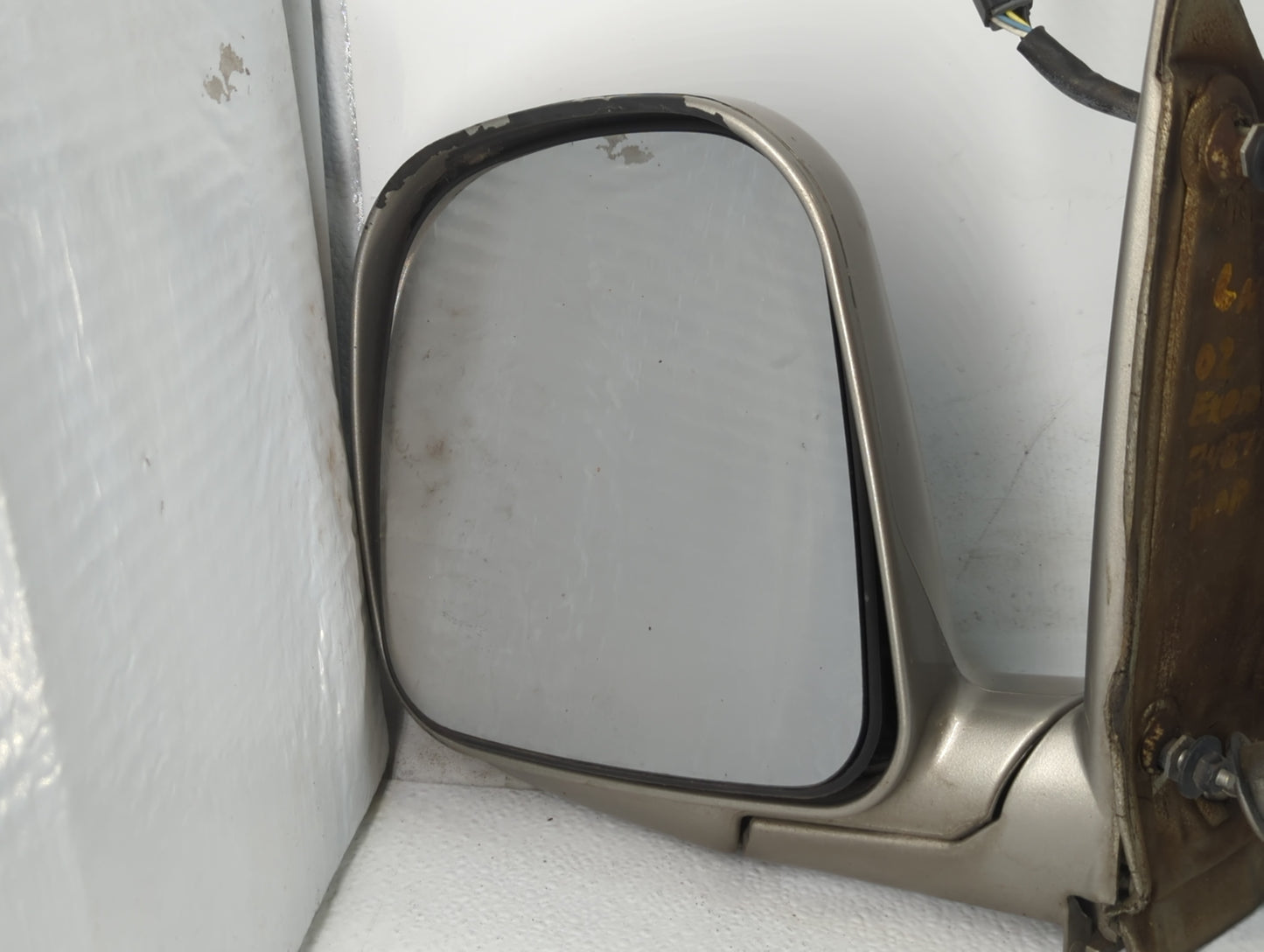 1996-2002 Chevrolet Express 1500 Side Mirror Replacement Passenger Right View Door Mirror Fits OEM Used Auto Parts - Oemusedautoparts1.com