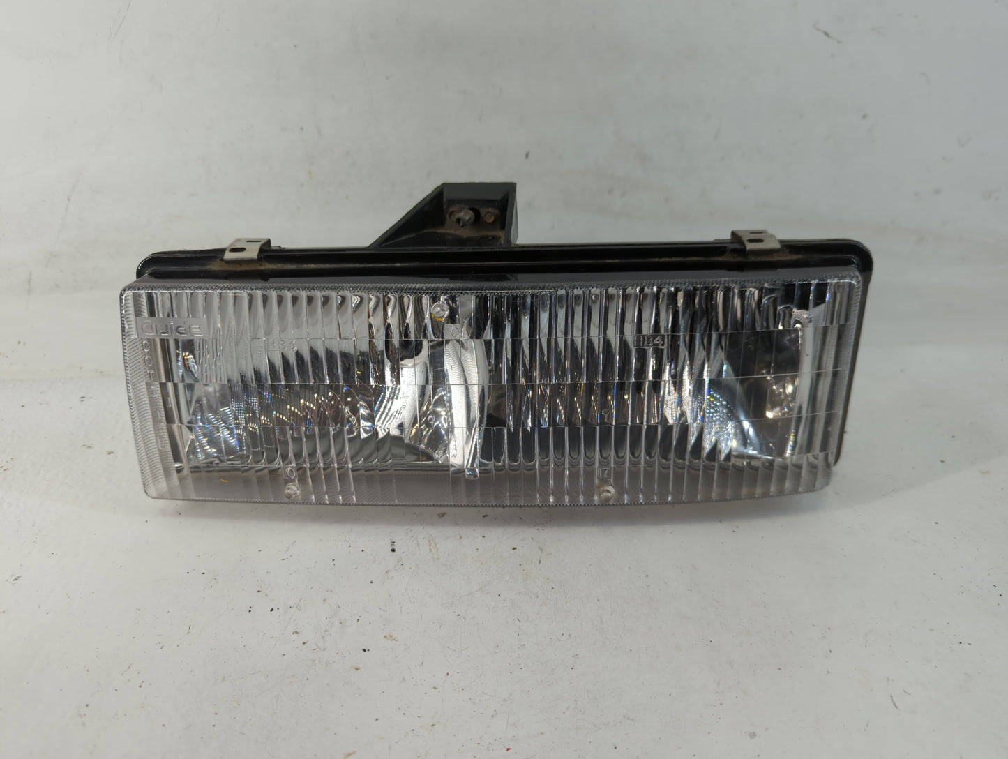 1995-2005 Chevrolet Astro Passenger Right Oem Head Light Headlight Lamp - Oemusedautoparts1.com