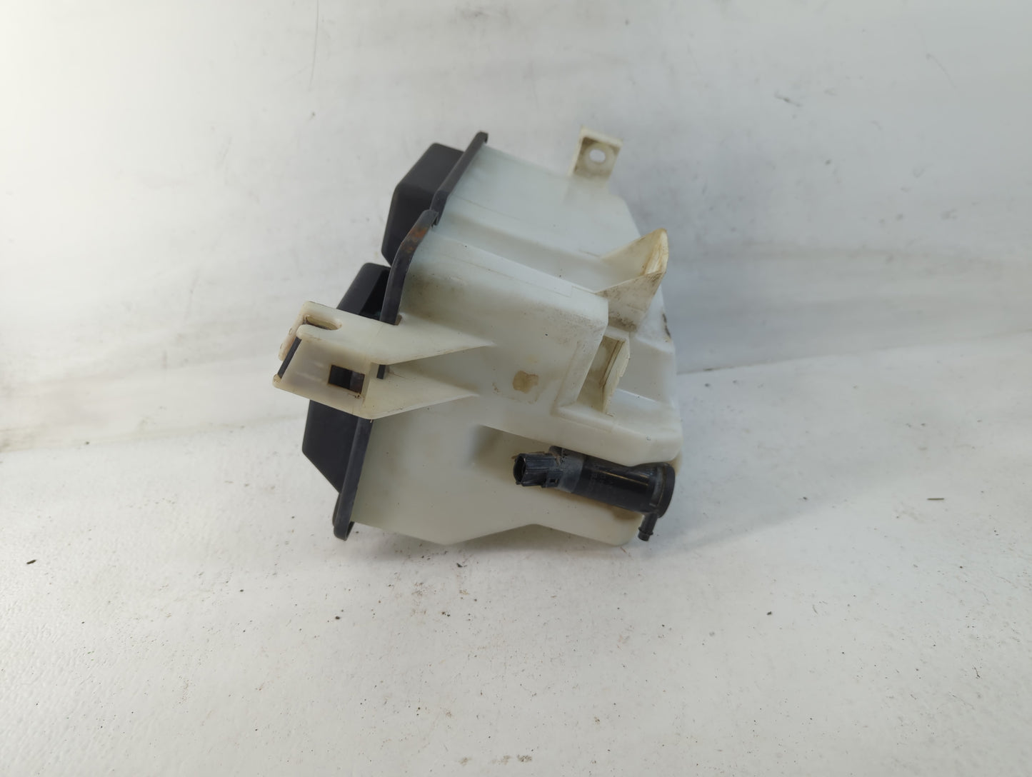Ford F-150 Windshield Washer Fluid Reservoir Bottle Oem - Oemusedautoparts1.com