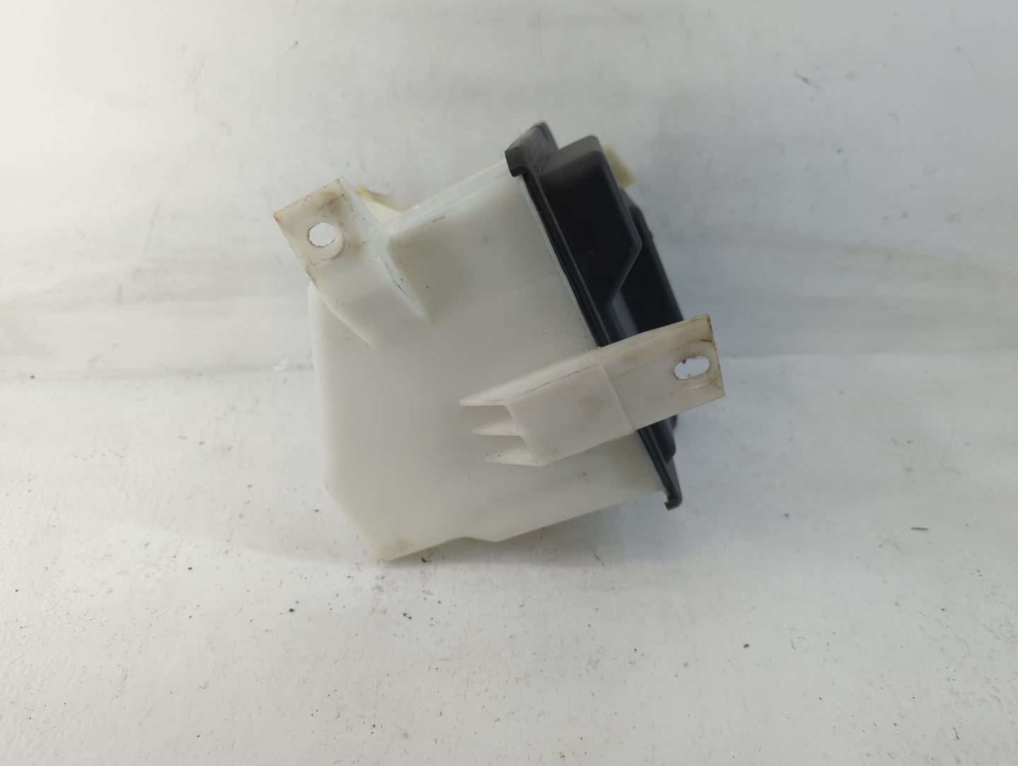 Ford F-150 Windshield Washer Fluid Reservoir Bottle Oem - Oemusedautoparts1.com