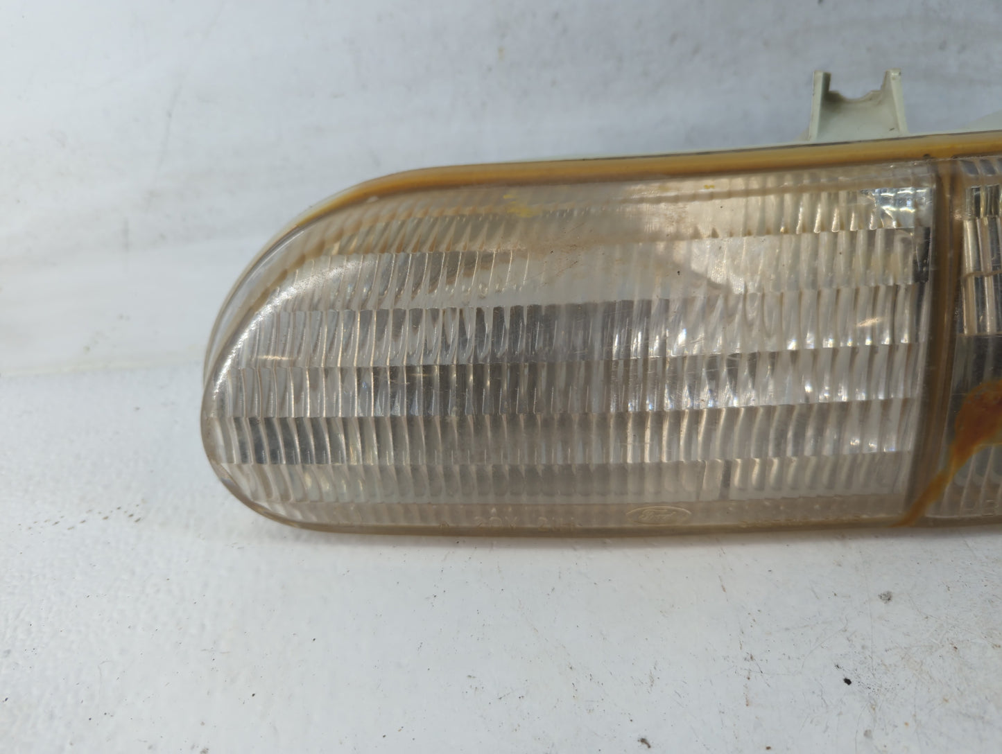 1994-1995 Ford Taurus Passenger Right Oem Head Light Headlight Lamp - Oemusedautoparts1.com