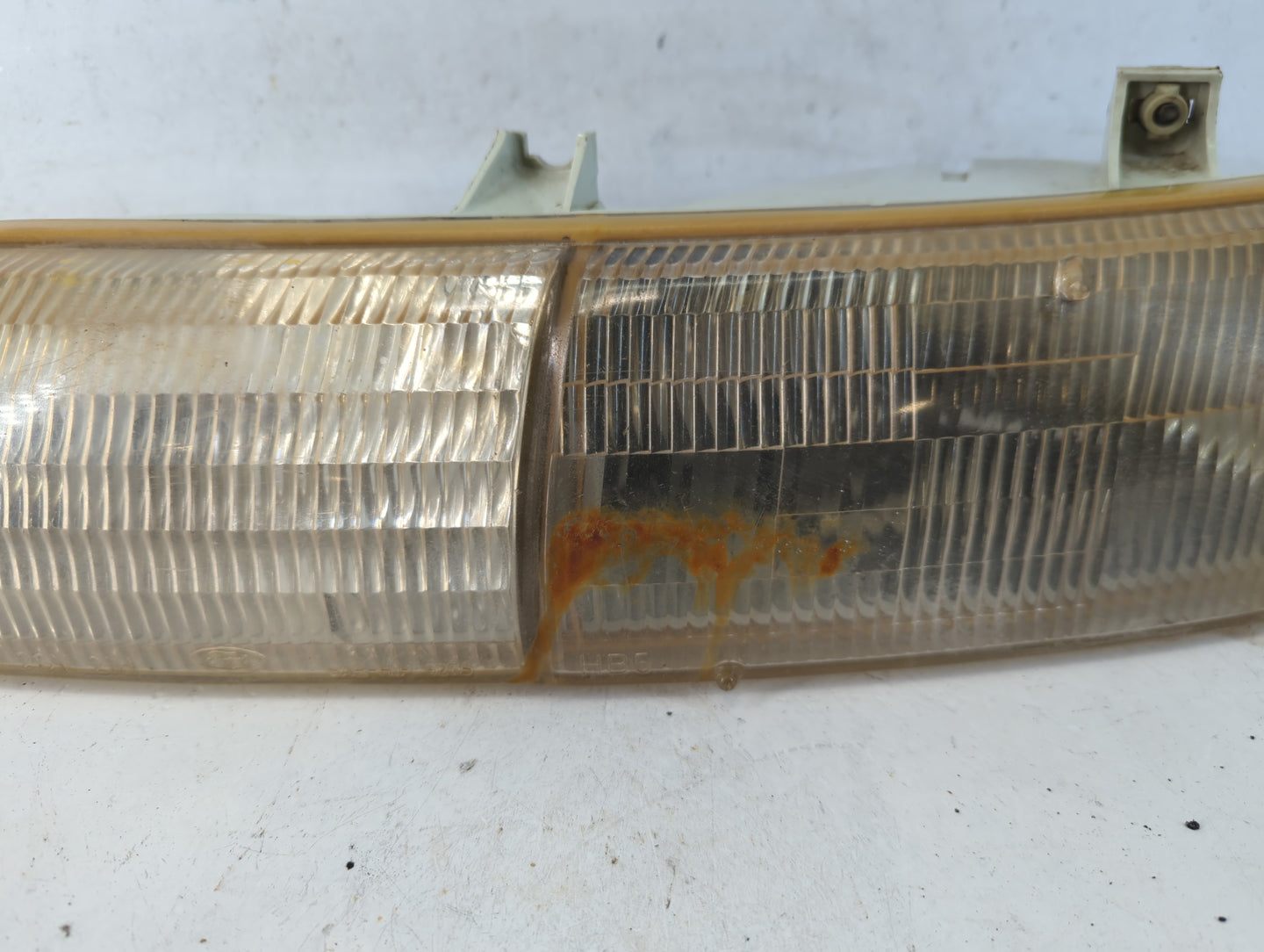 1994-1995 Ford Taurus Passenger Right Oem Head Light Headlight Lamp - Oemusedautoparts1.com