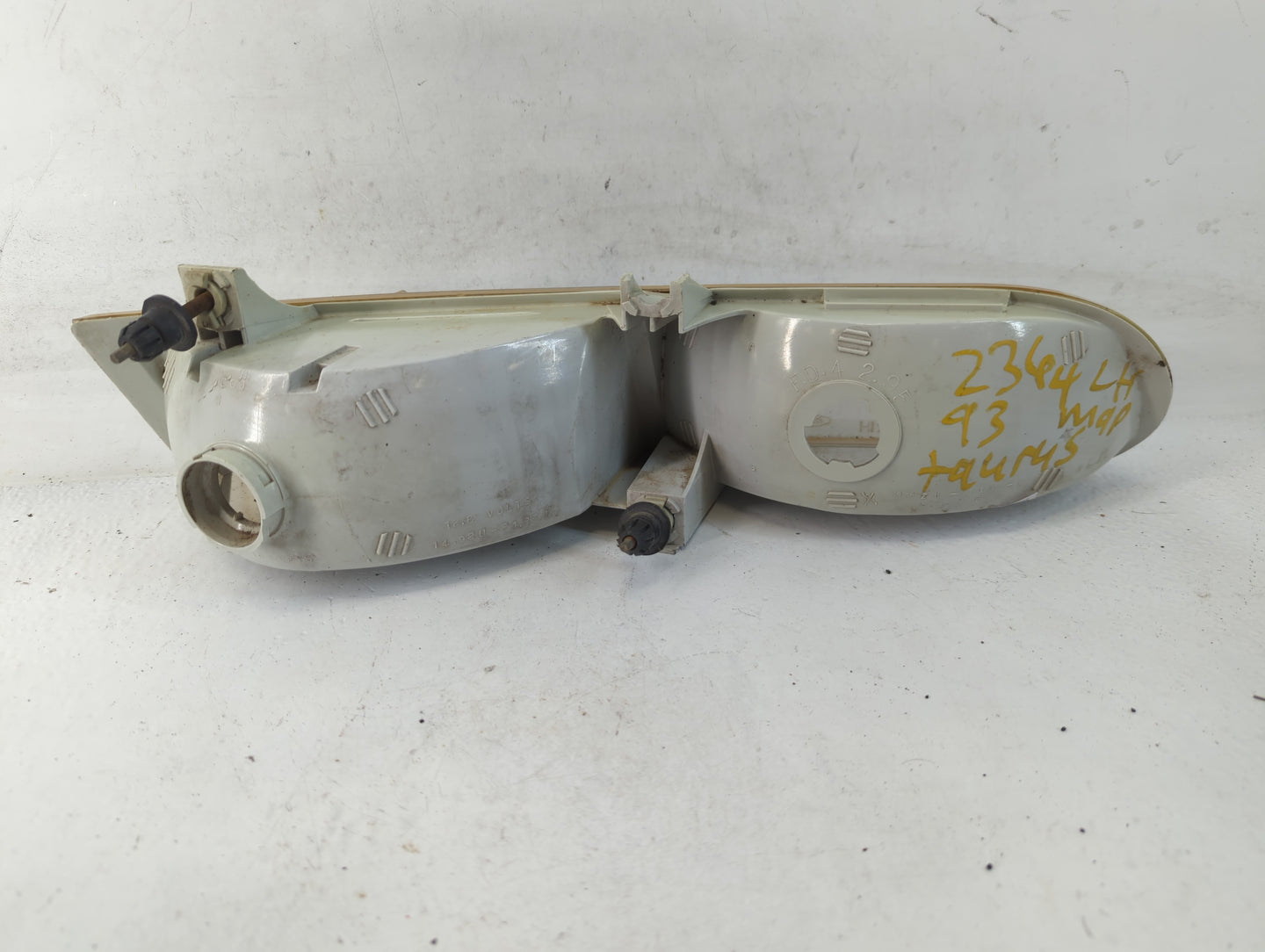 1994-1995 Ford Taurus Passenger Right Oem Head Light Headlight Lamp - Oemusedautoparts1.com