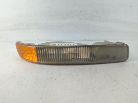 1999-2004 Gmc Sierra 2500 Passenger Right Oem Head Light Headlight Lamp - Oemusedautoparts1.com