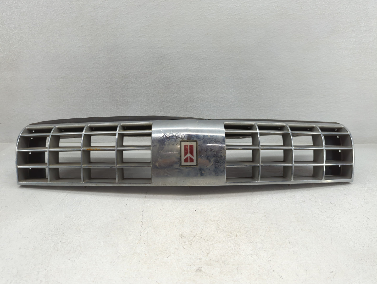 2008-2009 Ford Mustang Front Grille Bumper Not Included - Oemusedautoparts1.com