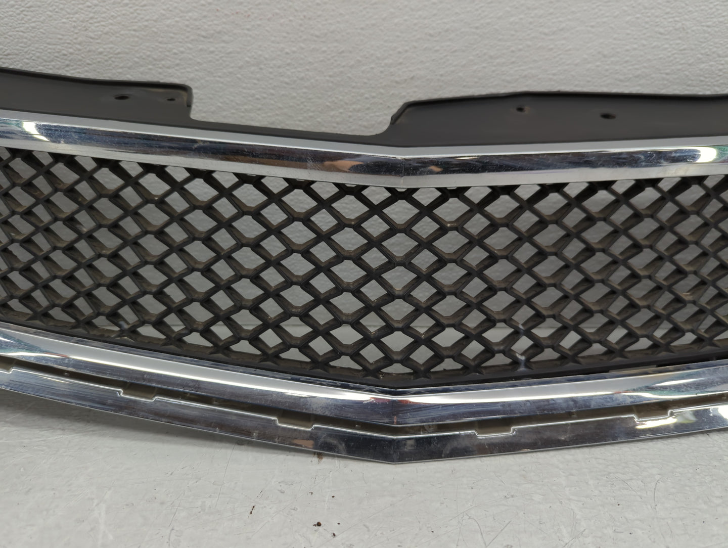 2009 Chevrolet Traverse Front Grille Bumper Not Included - Oemusedautoparts1.com