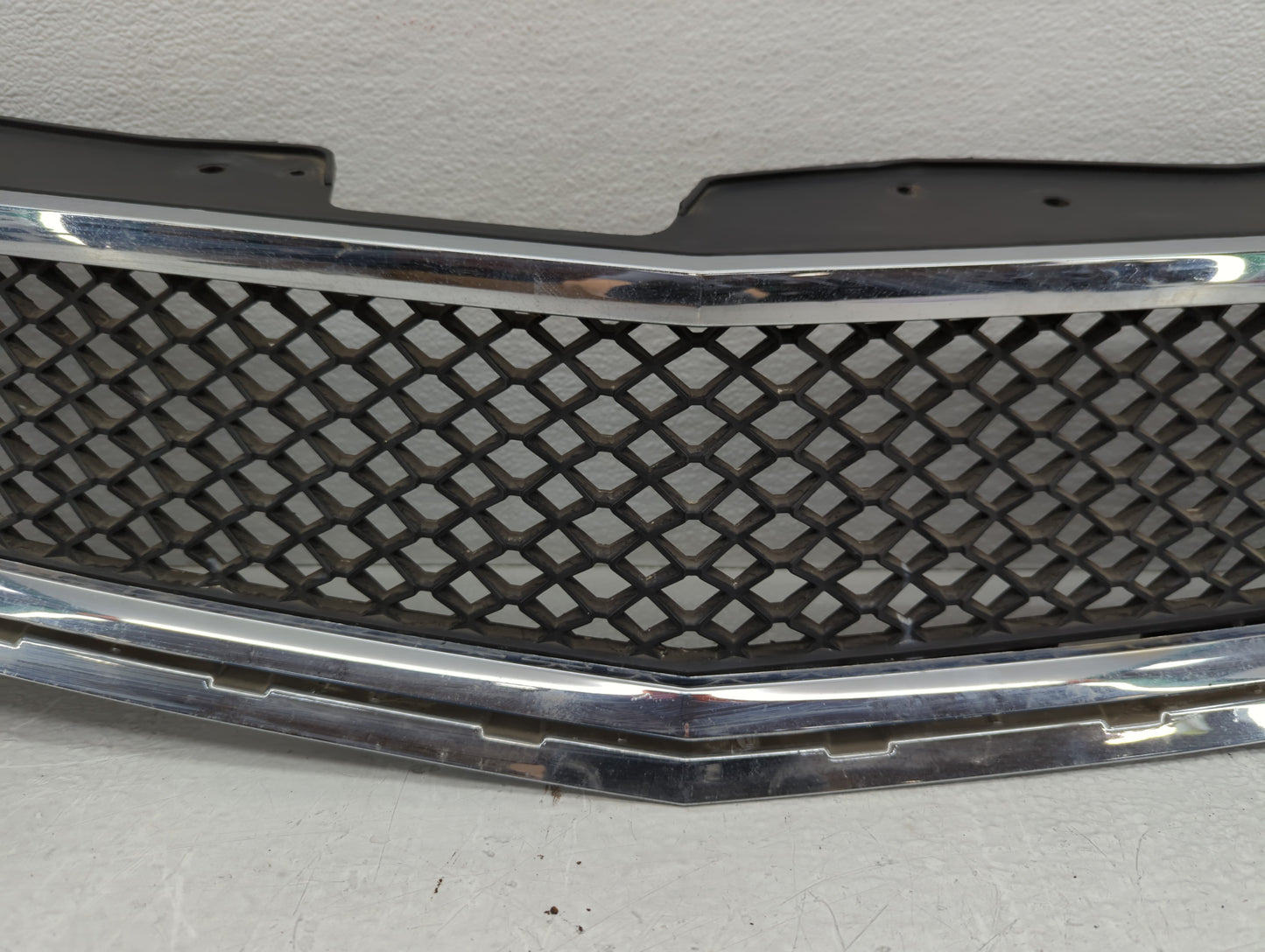 2009 Chevrolet Traverse Front Grille Bumper Not Included - Oemusedautoparts1.com