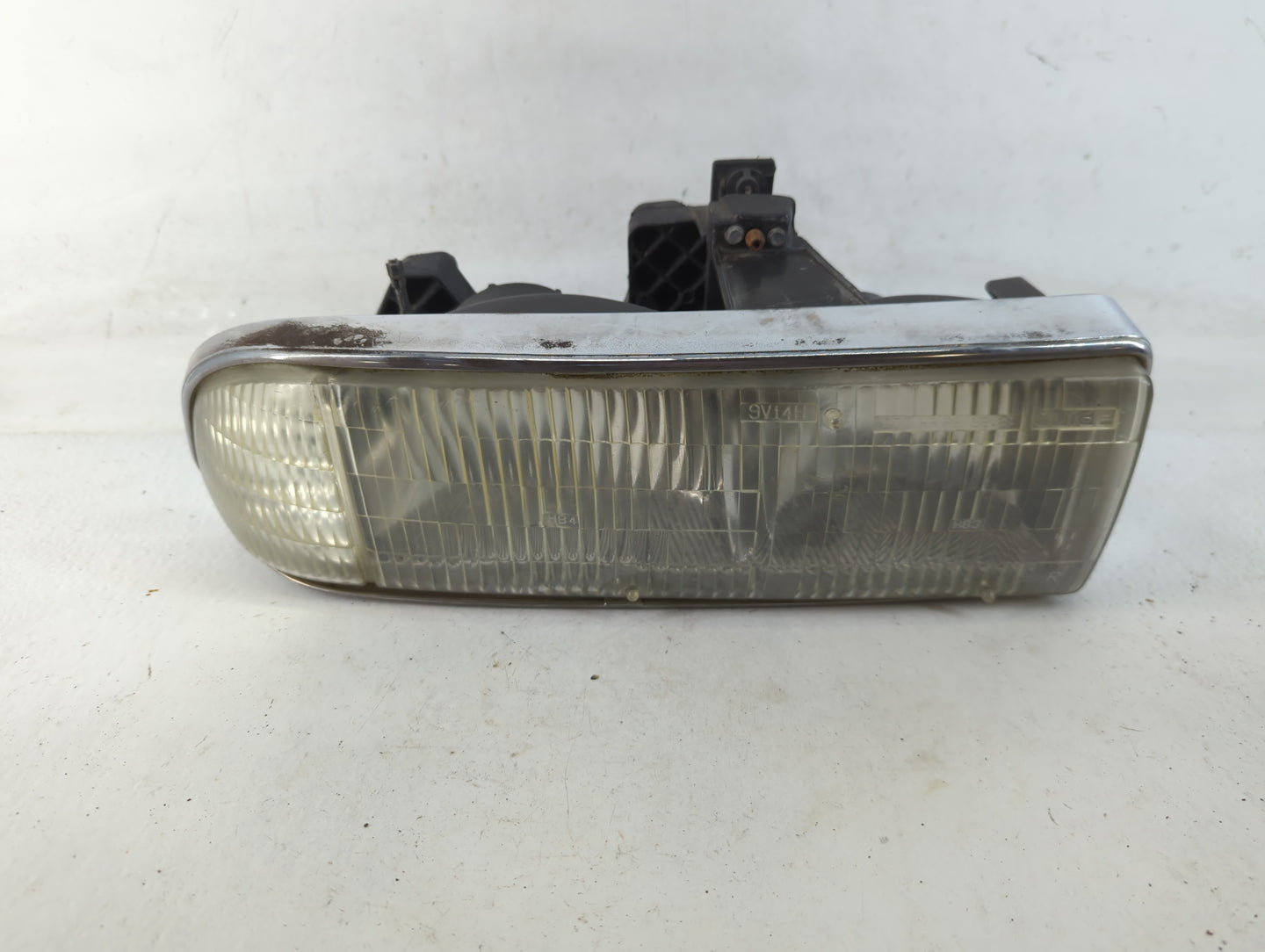 Gmc S10 Blazer Passenger Right Oem Head Light Headlight Lamp - Oemusedautoparts1.com