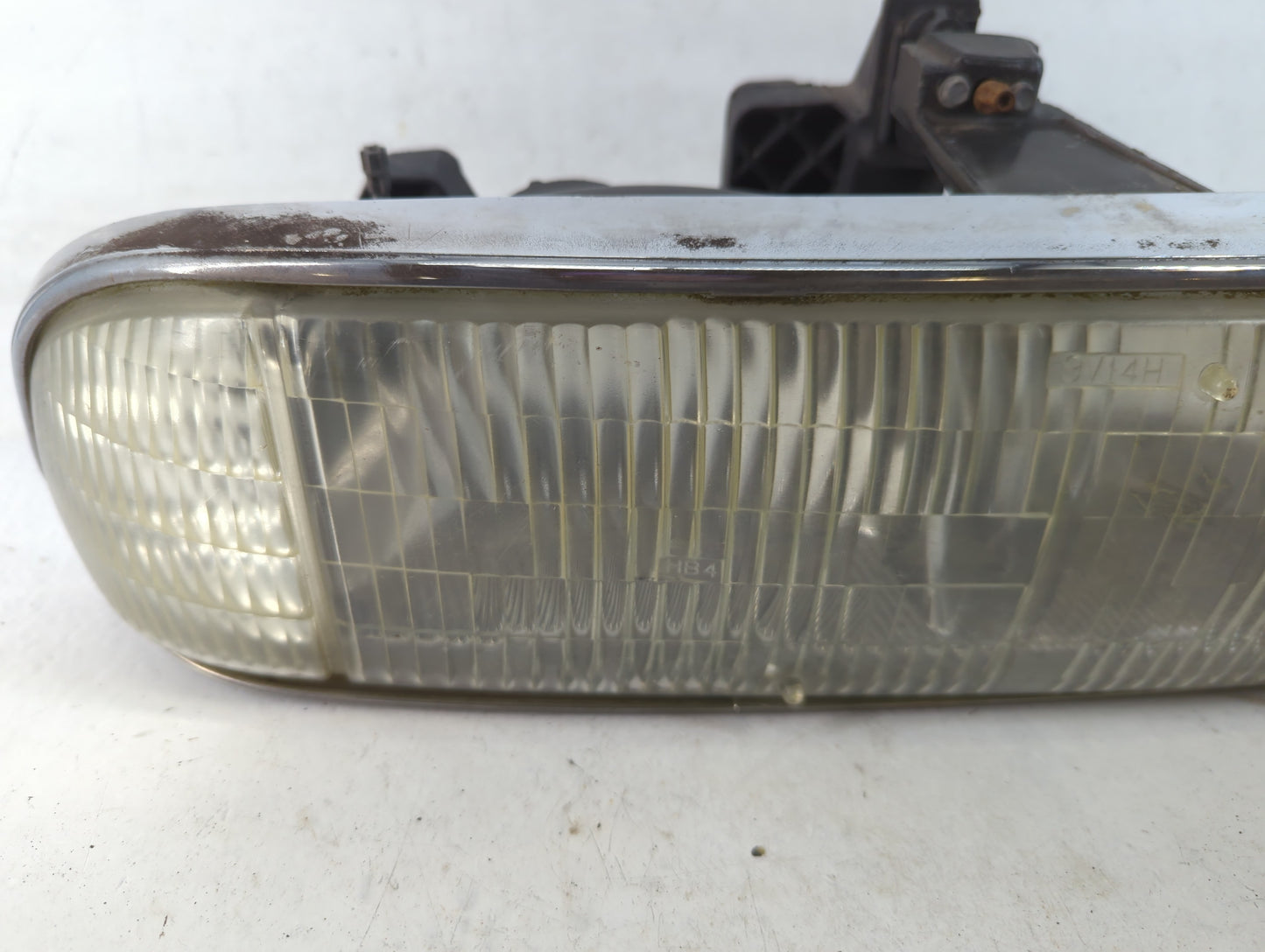 Gmc S10 Blazer Passenger Right Oem Head Light Headlight Lamp - Oemusedautoparts1.com