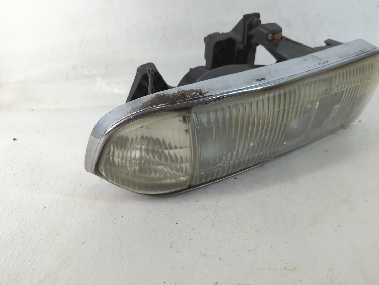 Gmc S10 Blazer Passenger Right Oem Head Light Headlight Lamp - Oemusedautoparts1.com