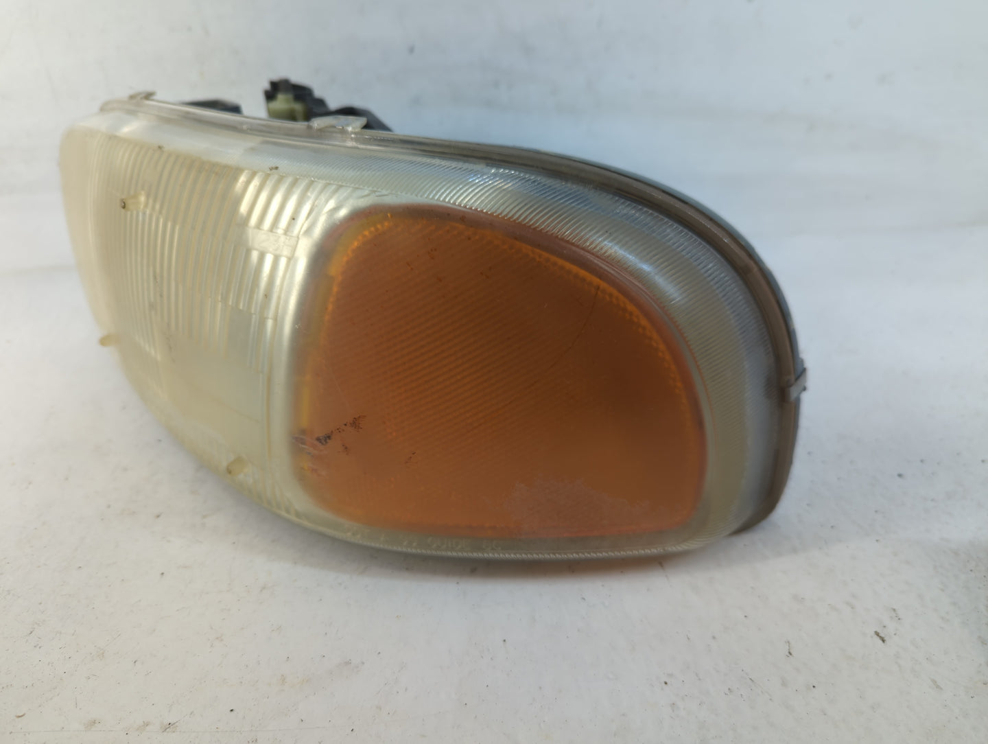 1999-2006 Gmc Sierra 1500 Driver Left Oem Head Light Headlight Lamp - Oemusedautoparts1.com