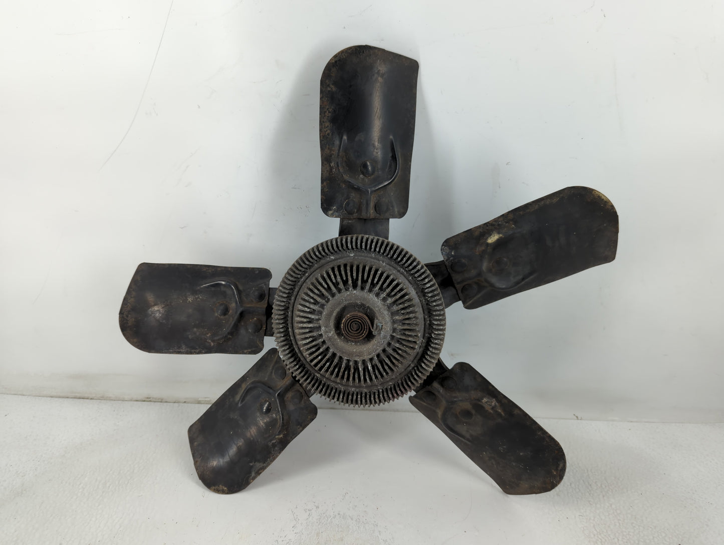 2007 Chrysler Aspen Electric Radiator Cooling Fan Motor Assembly Fits OEM Used Auto Parts - Oemusedautoparts1.com