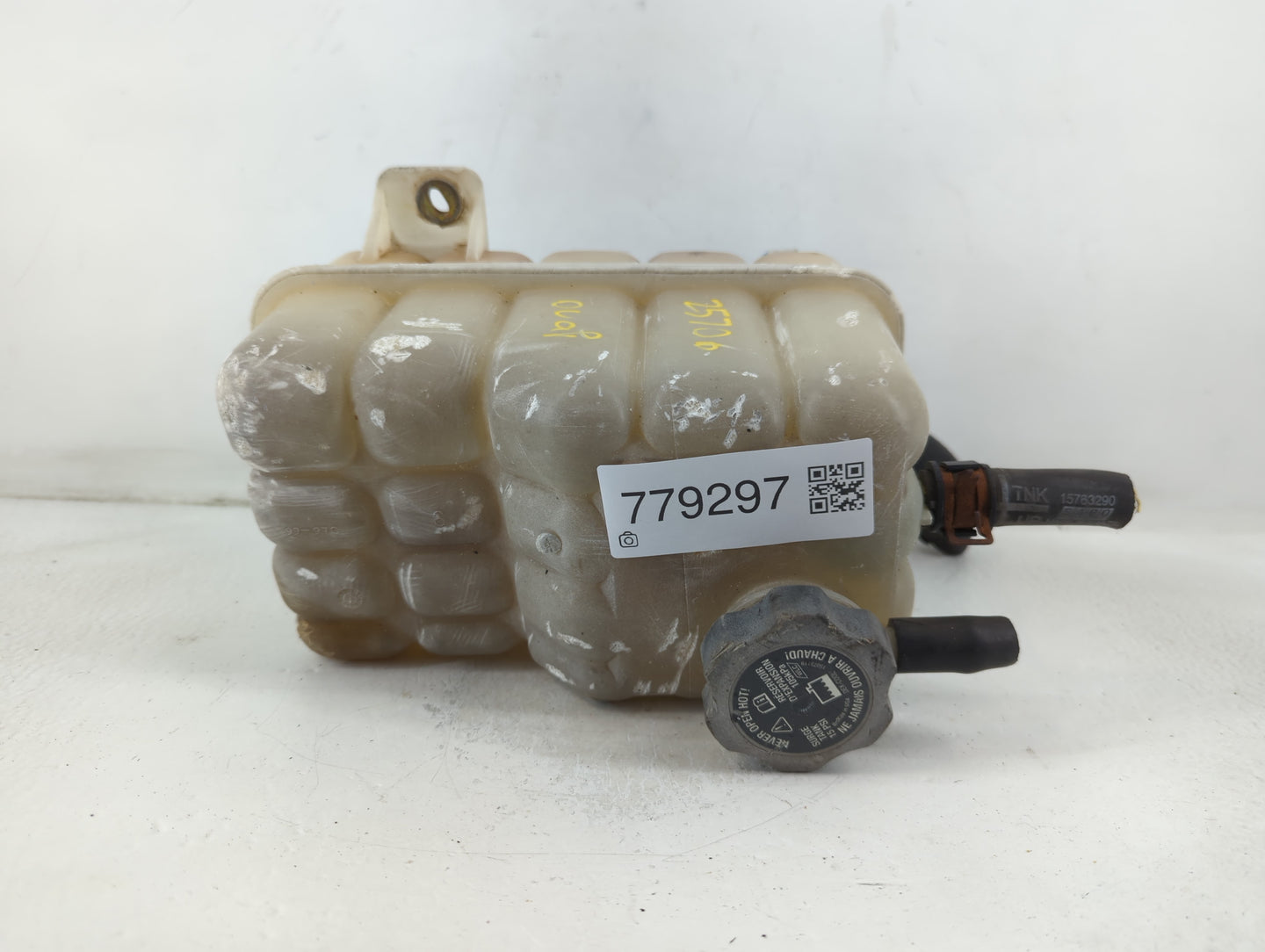 2000-2002 Gmc Yukon Xl 1500 Front Windshield Wiper Motor P/N:99-98C Fits Fits 1999 2000 2001 2002 OEM Used Auto Parts - Oemusedautoparts1.com