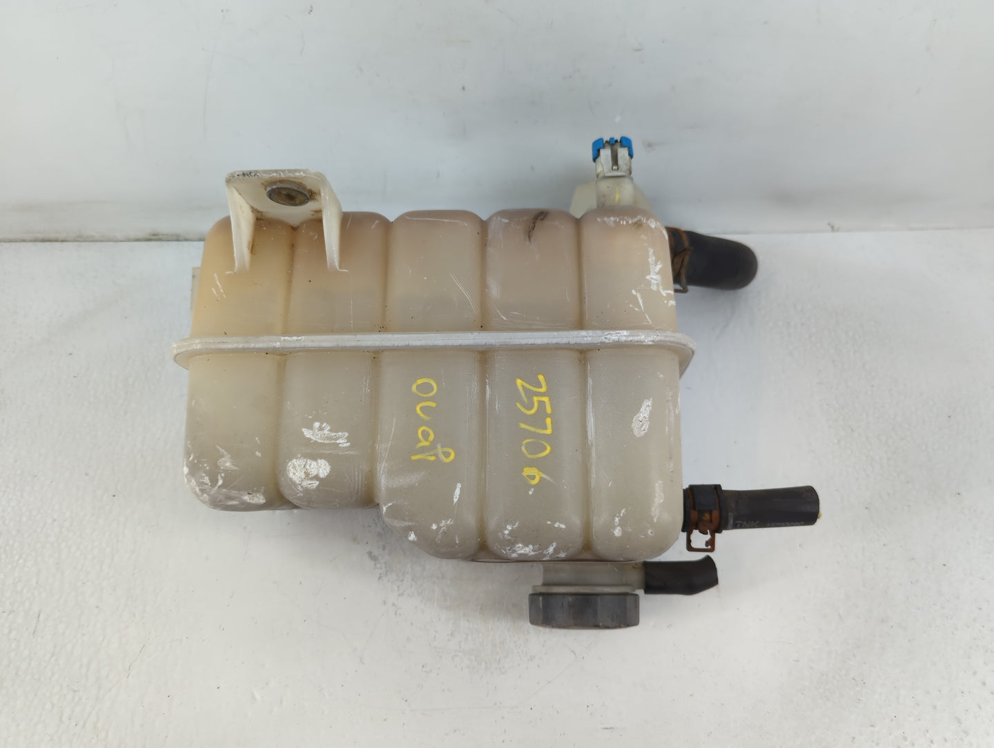 2000-2002 Gmc Yukon Xl 1500 Front Windshield Wiper Motor P/N:99-98C Fits Fits 1999 2000 2001 2002 OEM Used Auto Parts - Oemusedautoparts1.com