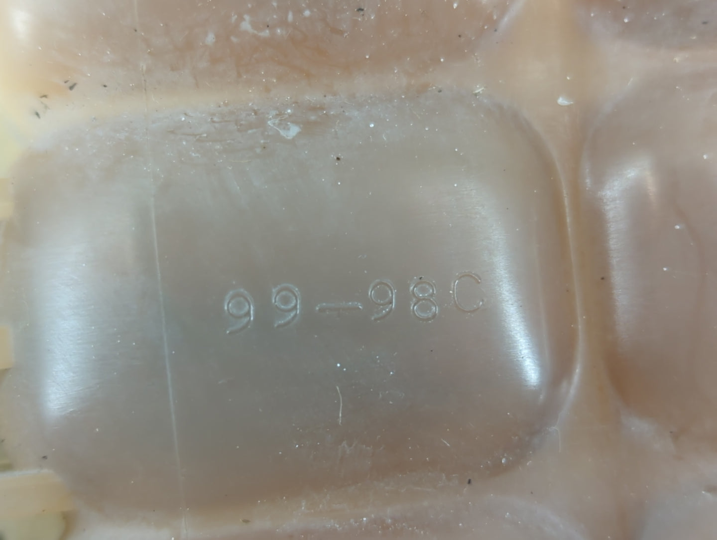 2000-2002 Gmc Yukon Xl 1500 Front Windshield Wiper Motor P/N:99-98C Fits Fits 1999 2000 2001 2002 OEM Used Auto Parts - Oemusedautoparts1.com