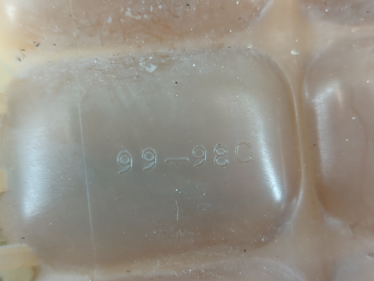 2000-2002 Gmc Yukon Xl 1500 Front Windshield Wiper Motor P/N:99-98C Fits Fits 1999 2000 2001 2002 OEM Used Auto Parts - Oemusedautoparts1.com