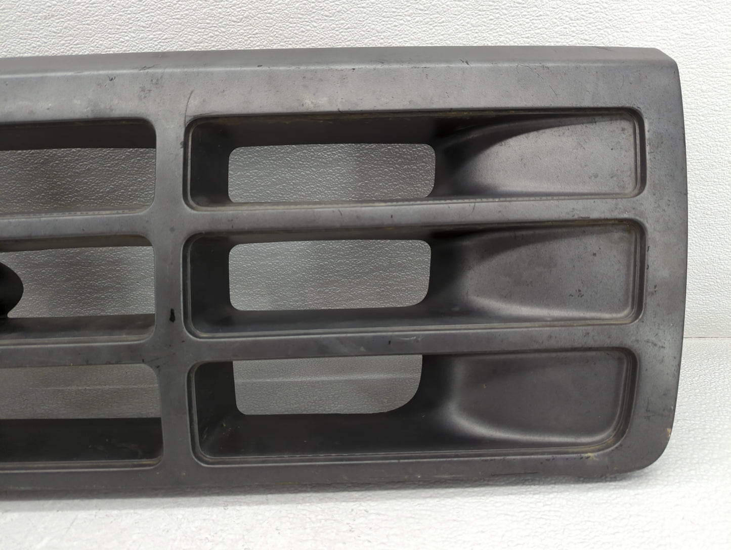 1992-1996 Ford F-150 Front Grille Bumper Not Included - Oemusedautoparts1.com
